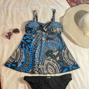 NWOT Twist Front Colorful Tankini, Size M